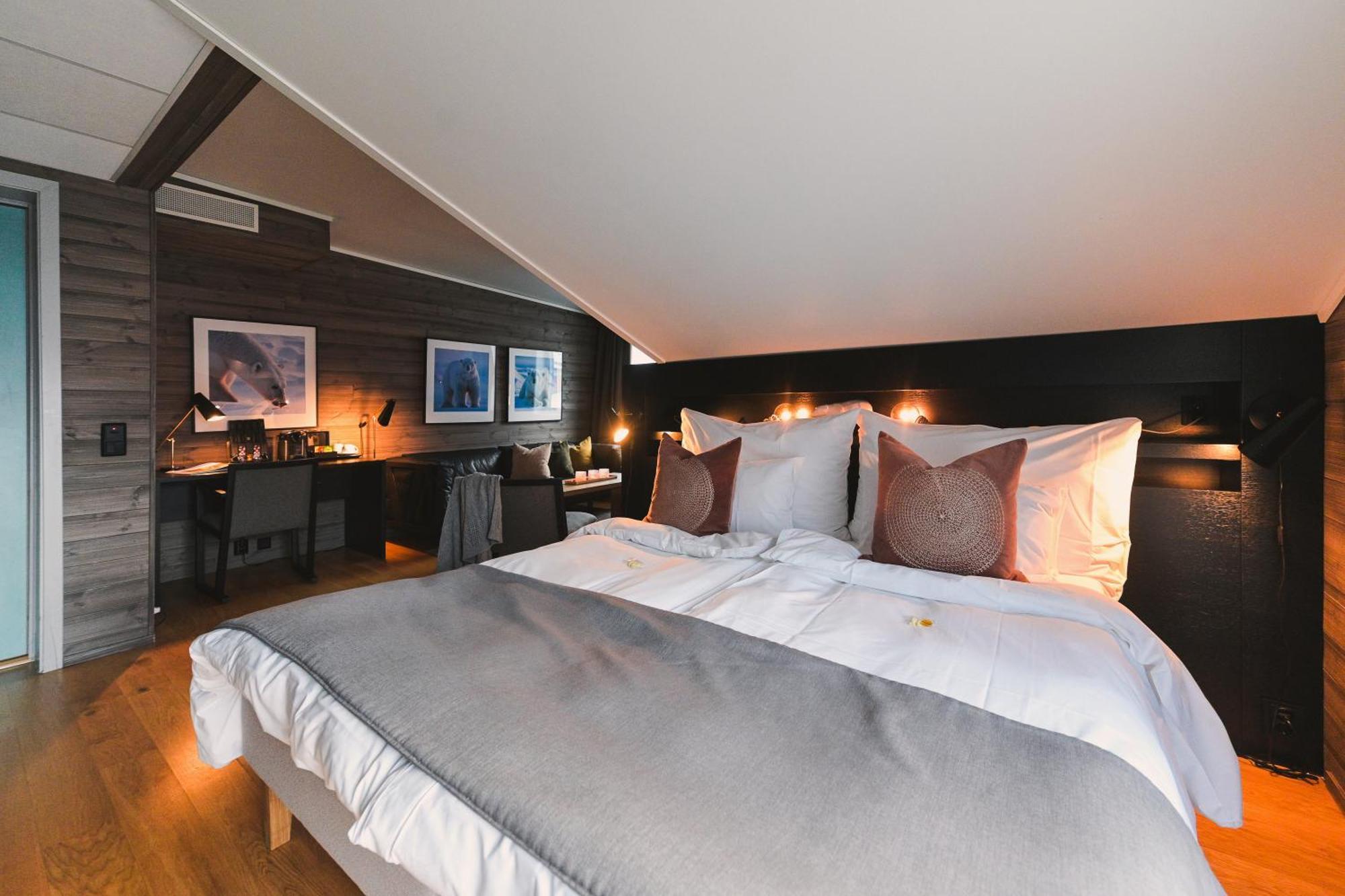 Svalbard Hotell | Polfareren Longyearbyen Exterior photo