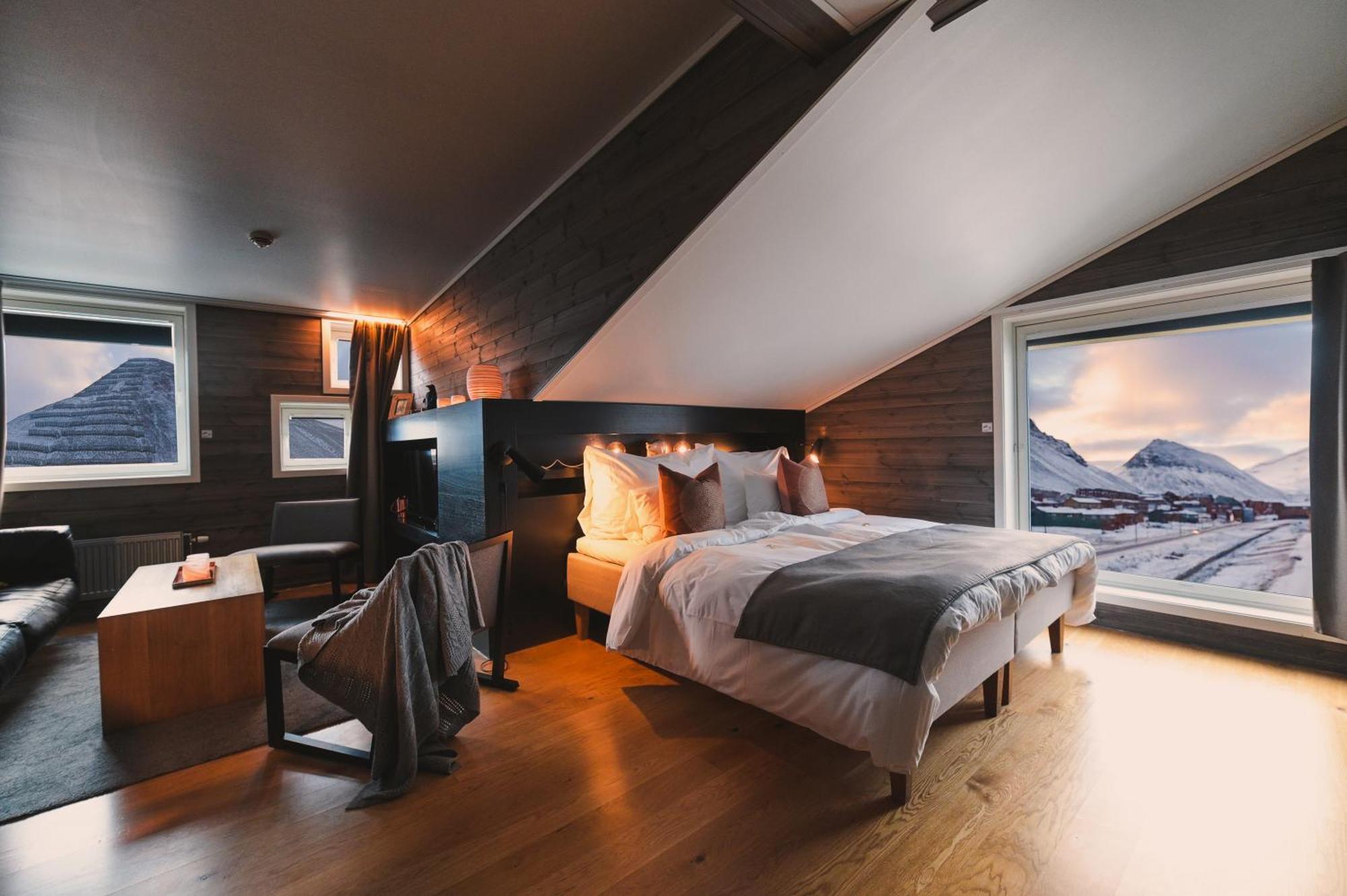 Svalbard Hotell | Polfareren Longyearbyen Exterior photo