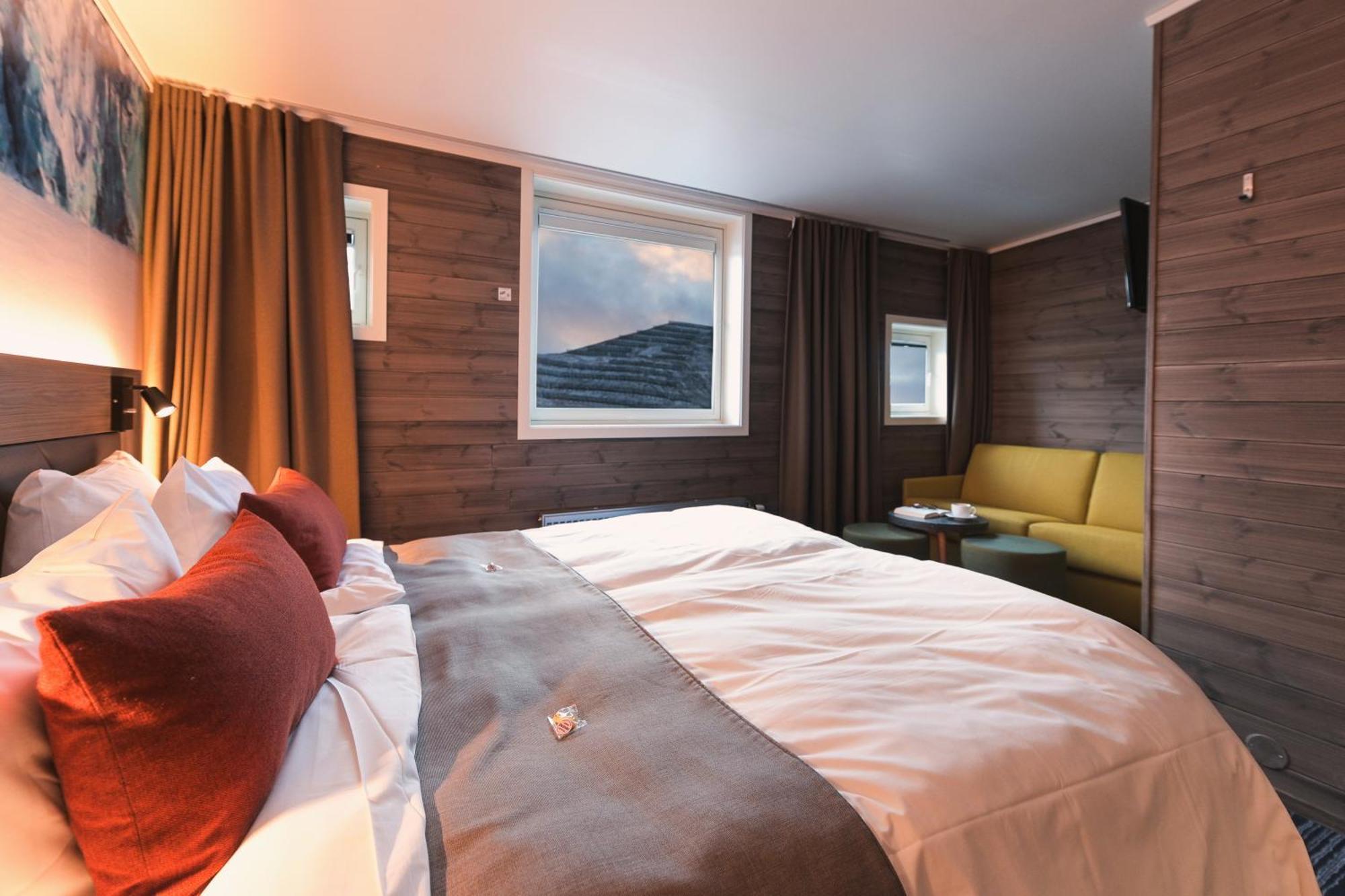 Svalbard Hotell | Polfareren Longyearbyen Exterior photo
